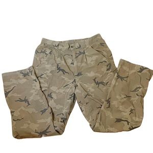Guide gear camouflage pants/zip off shorts
